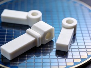 精密陶瓷零件在半导体设备中的应用与选型要点